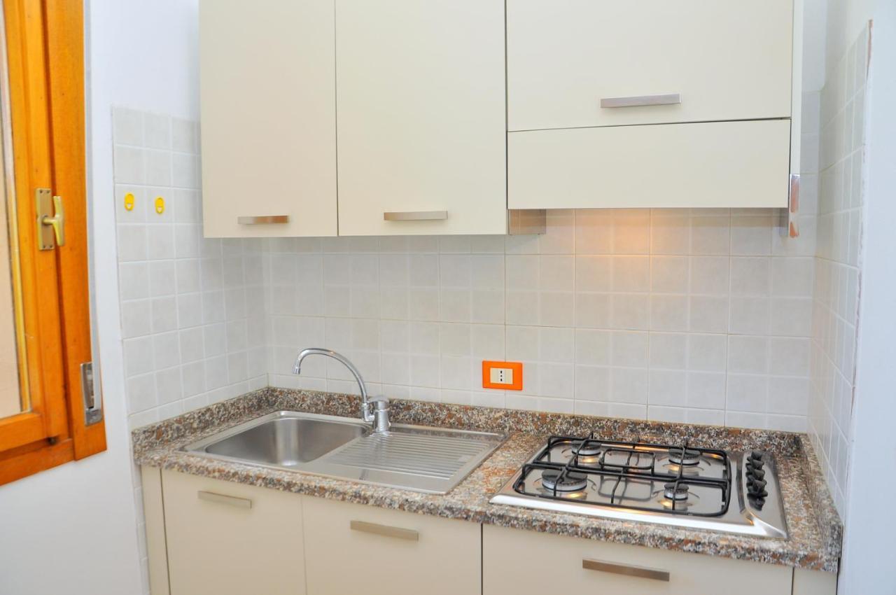Condominio Corinzia Бибионе Екстериор снимка
