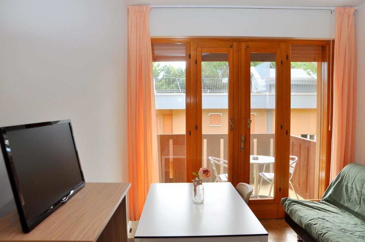 Condominio Corinzia Бибионе Екстериор снимка