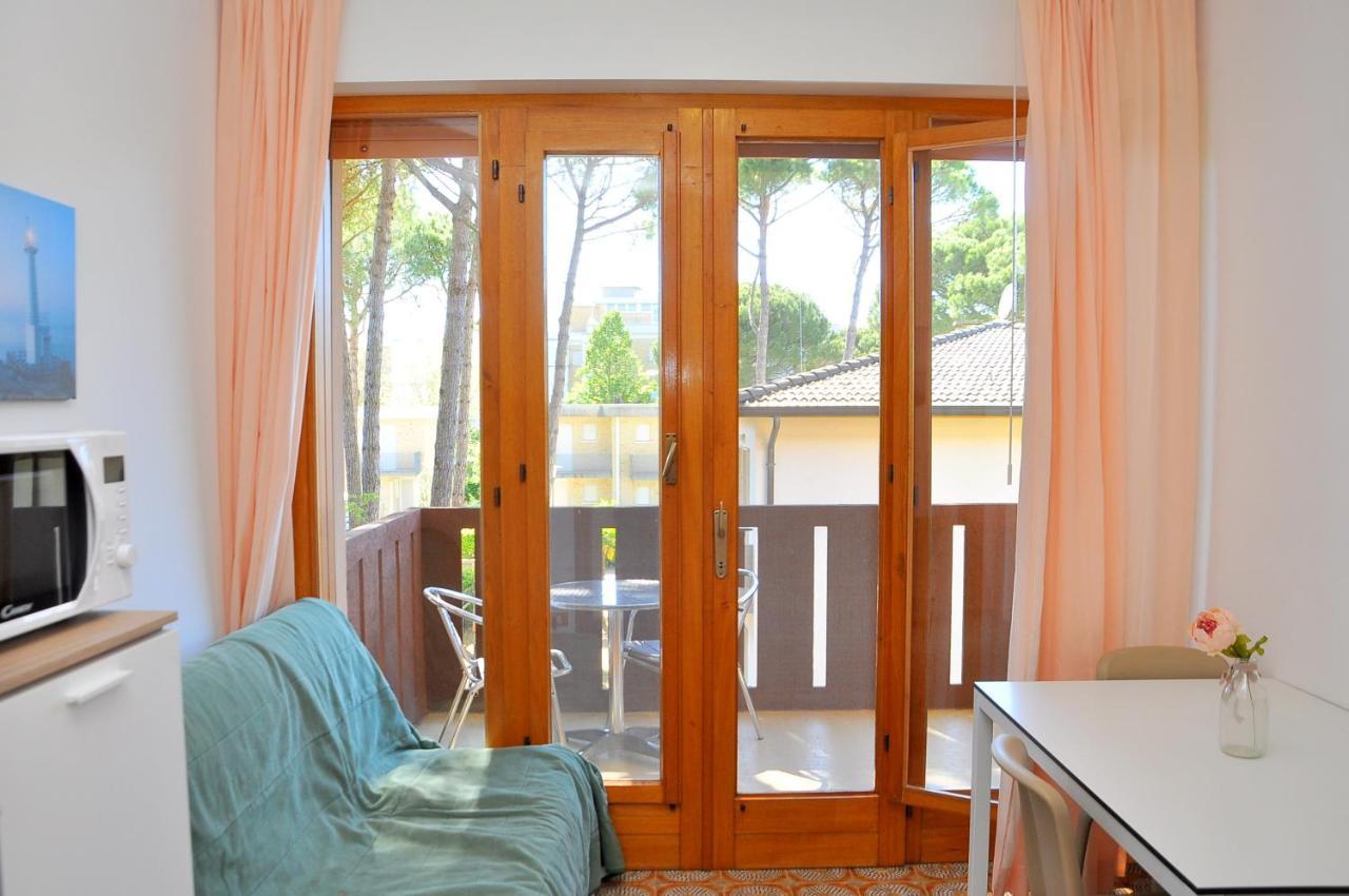 Condominio Corinzia Бибионе Екстериор снимка