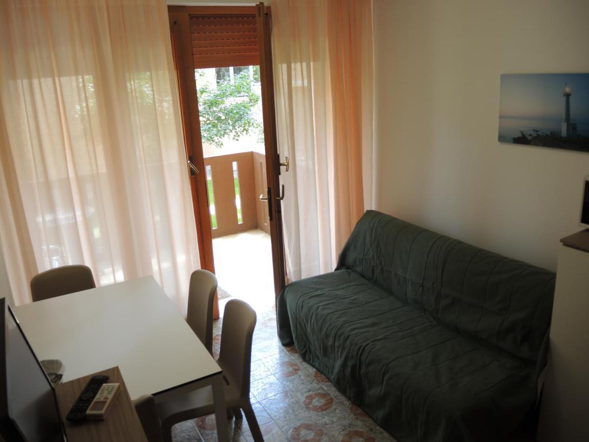 Condominio Corinzia Бибионе Екстериор снимка